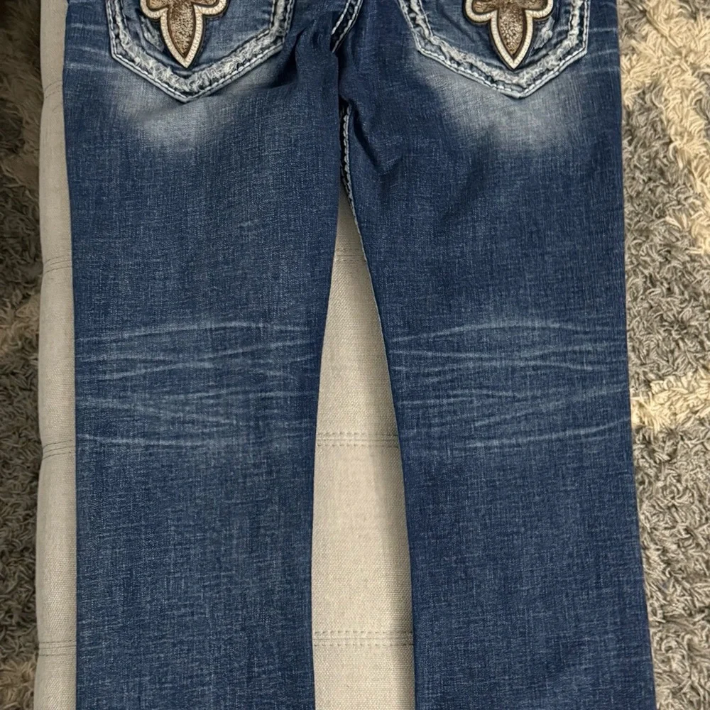 Rock Revival Indigo Jeans with Embroidered Details - Picture 3 of 8